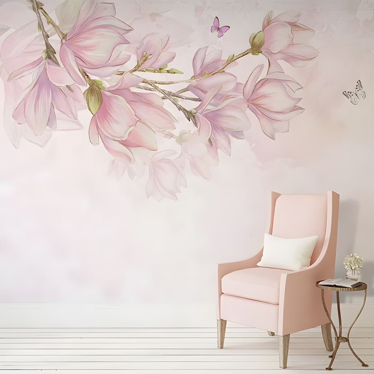 Mur orné d'une branche de magnolias roses aquarellés, fauteuil rose et guéridon doré