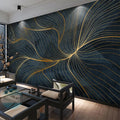 Mur de salon orné de lignes dorées courbes sur fond bleu nuit