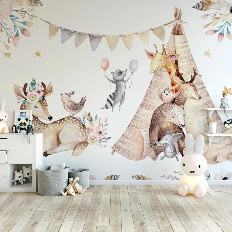 Fresque murale aquarelle avec animaux, tipi et fanions dans une chambre d'enfant