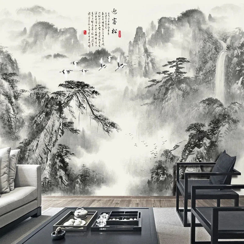 Paysage de montagnes à l'encre noire avec grues et cascade dans un salon
